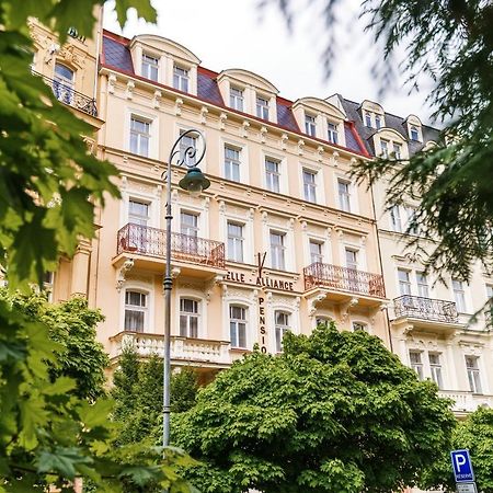 Hotel Belle Alliance การ์โลวีวารี ภายนอก รูปภาพ